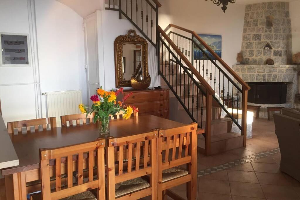 Πύργος Παραδοσιακός Με Μαγευτική Θέα - Villa Traditional Tower With Amazing Sea View Areopoli Exterior foto