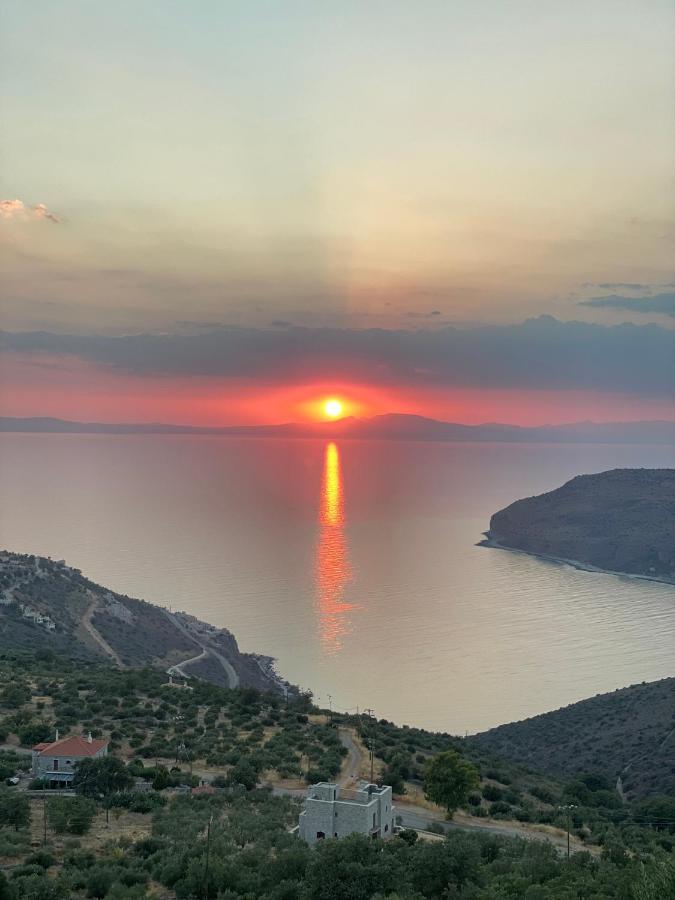 Πύργος Παραδοσιακός Με Μαγευτική Θέα - Villa Traditional Tower With Amazing Sea View Areopoli Exterior foto